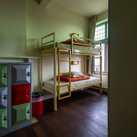 Uppelink Hostal *