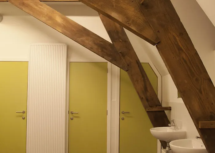 Uppelink بيت شباب