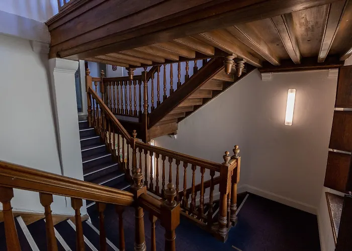 بيت شباب Uppelink